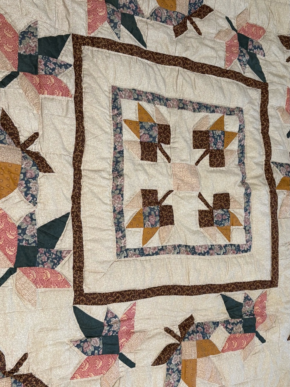 Vintage Floral Patchwork Quilt in Cream, Pink, Blue & Brown